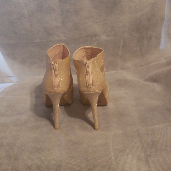 SALE Qupid Champagne High Heels - Picture 3 of 4